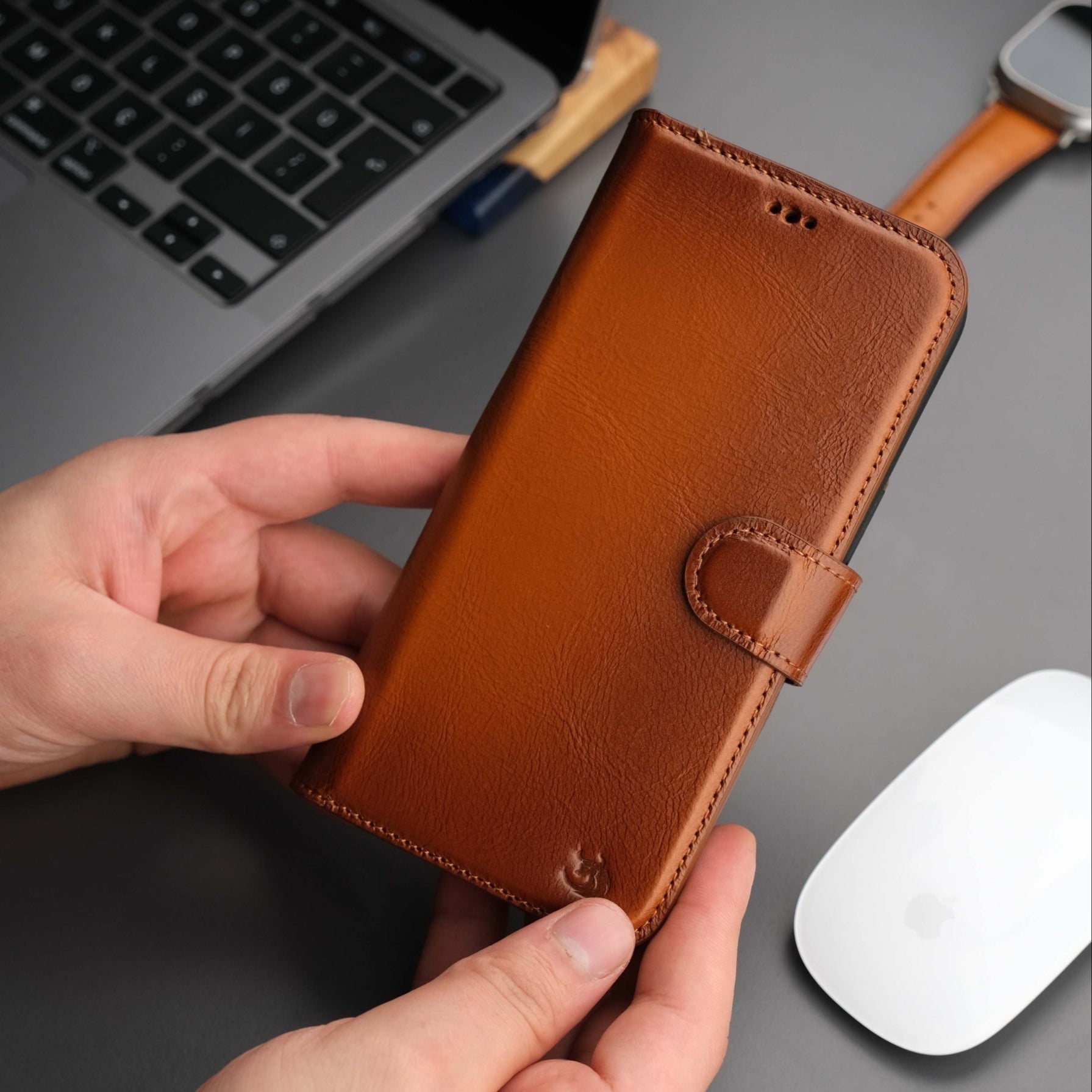 Casper iPhone 17 Pro Max Leather Wallet Case – MagSafe Compatible